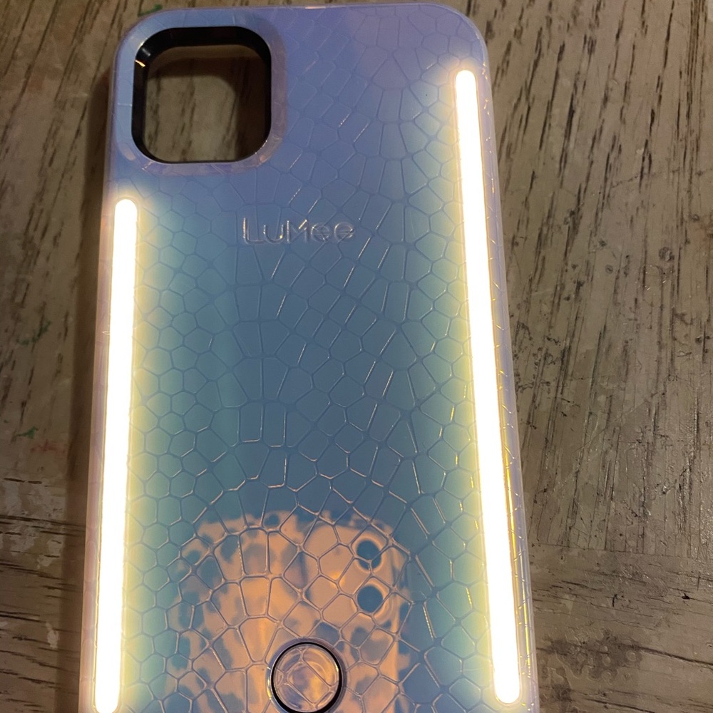 Lumee case